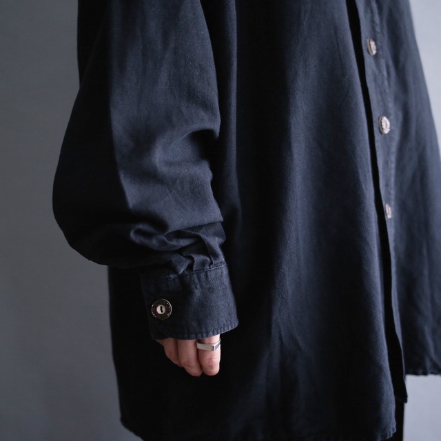 "刺繍" toggle button loose black tyrolean shirt