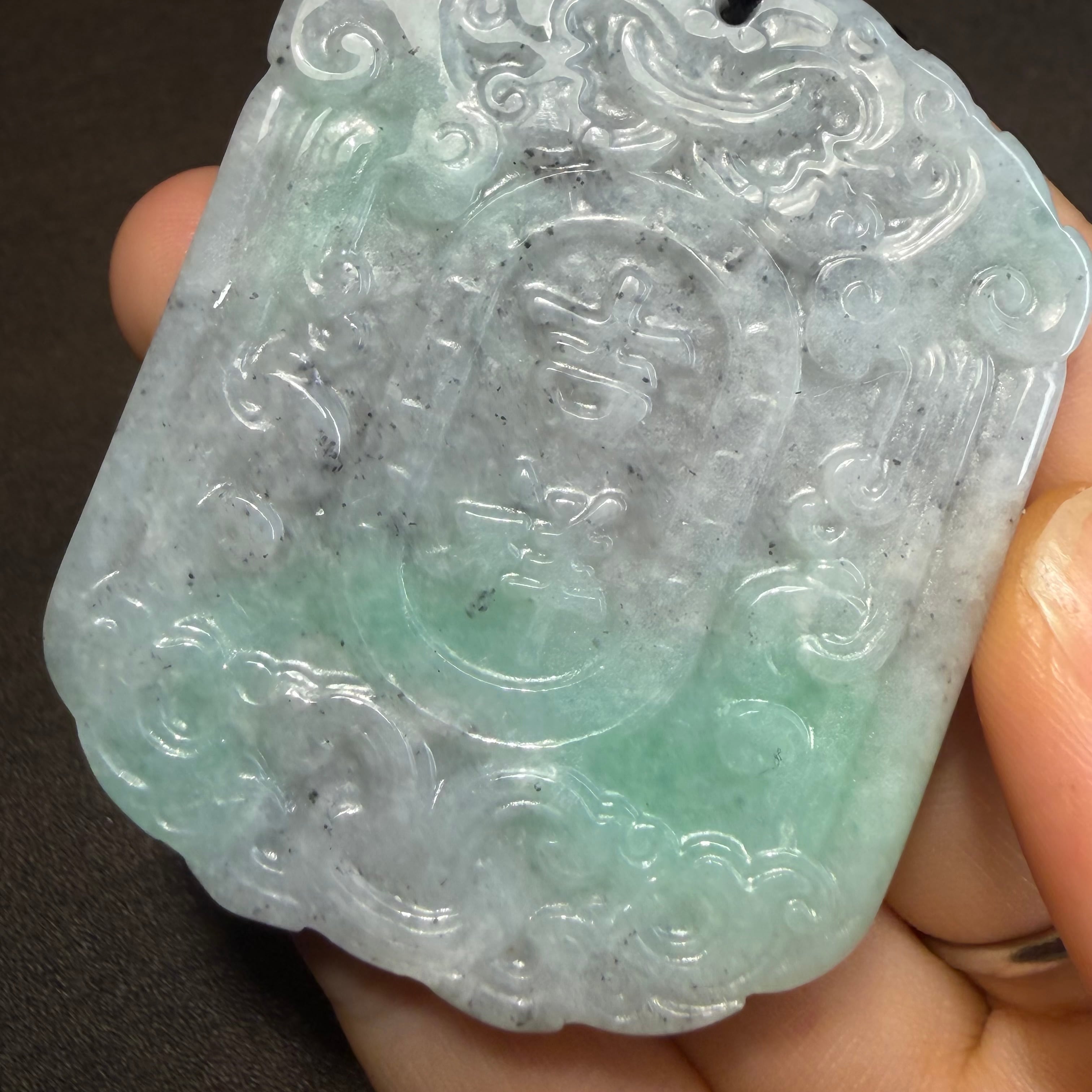 天然翡翠 吉祥彫刻 ペンダントトップ 無含浸 無着色 A貨 ミャンマー産