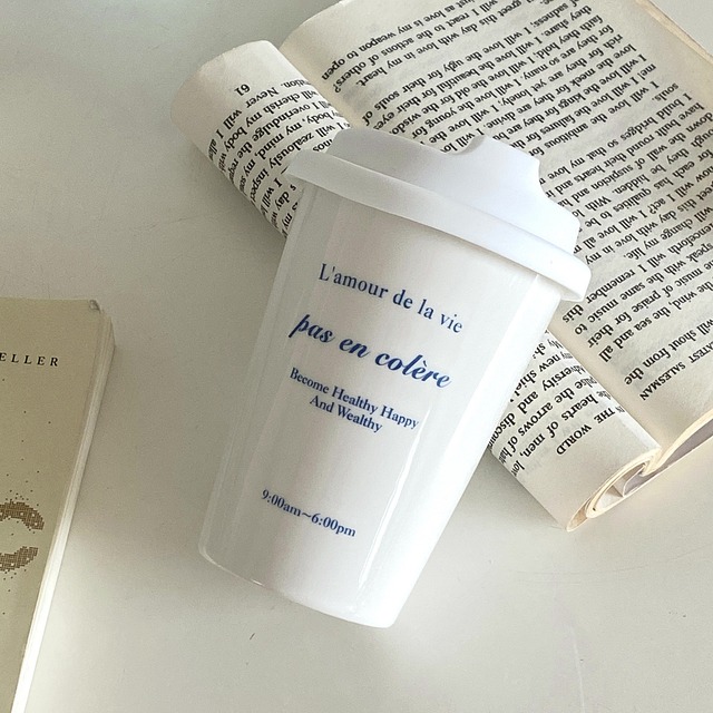 英文字タンブラー Ws0736 コップ カップ 韓国デザイン ボトル ウォーターボトル 水筒 可愛い 韓国 ピクニック グラス カップ 韓国発おしゃれグラス 韓国語 カフェ ランチ モーニング 韓国雑貨 韓国インテリア 北欧インテリア White Style 韓国インテリア 韓国発