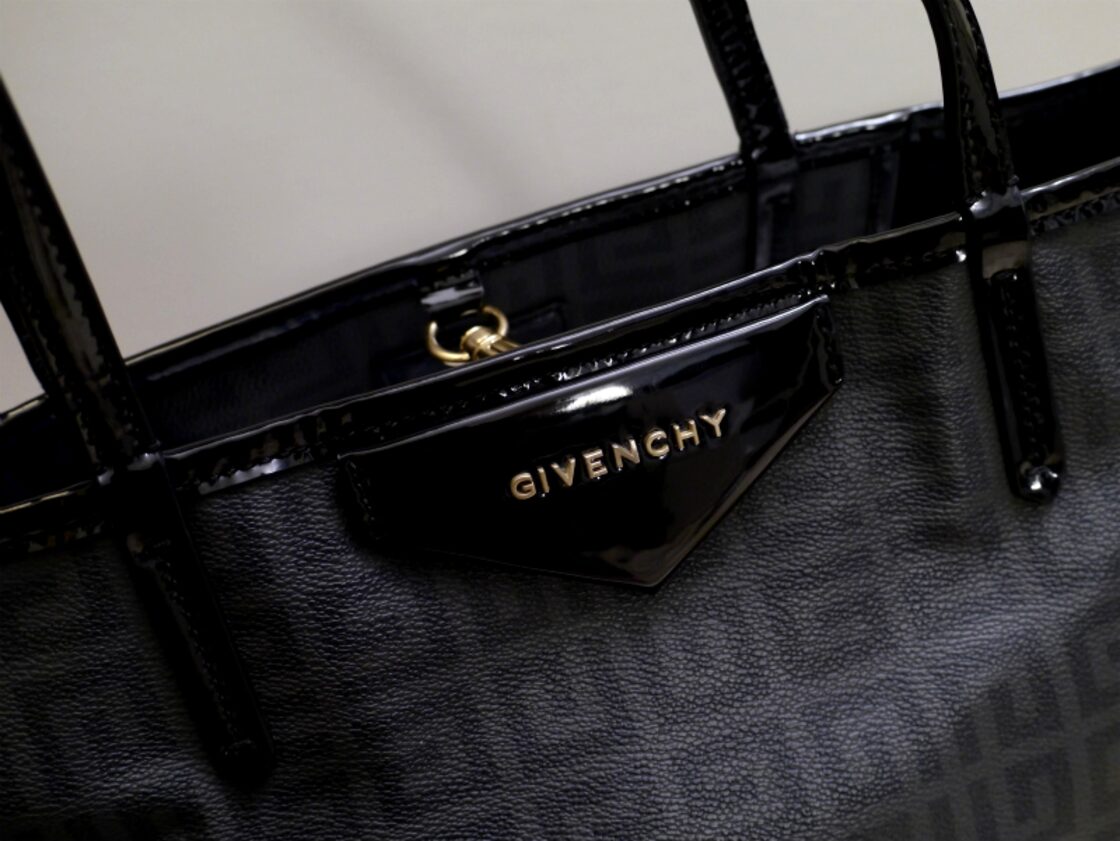 レア美品☆GIVENCHY ジバンシィ アンティゴナ ユニセックス A4対応  