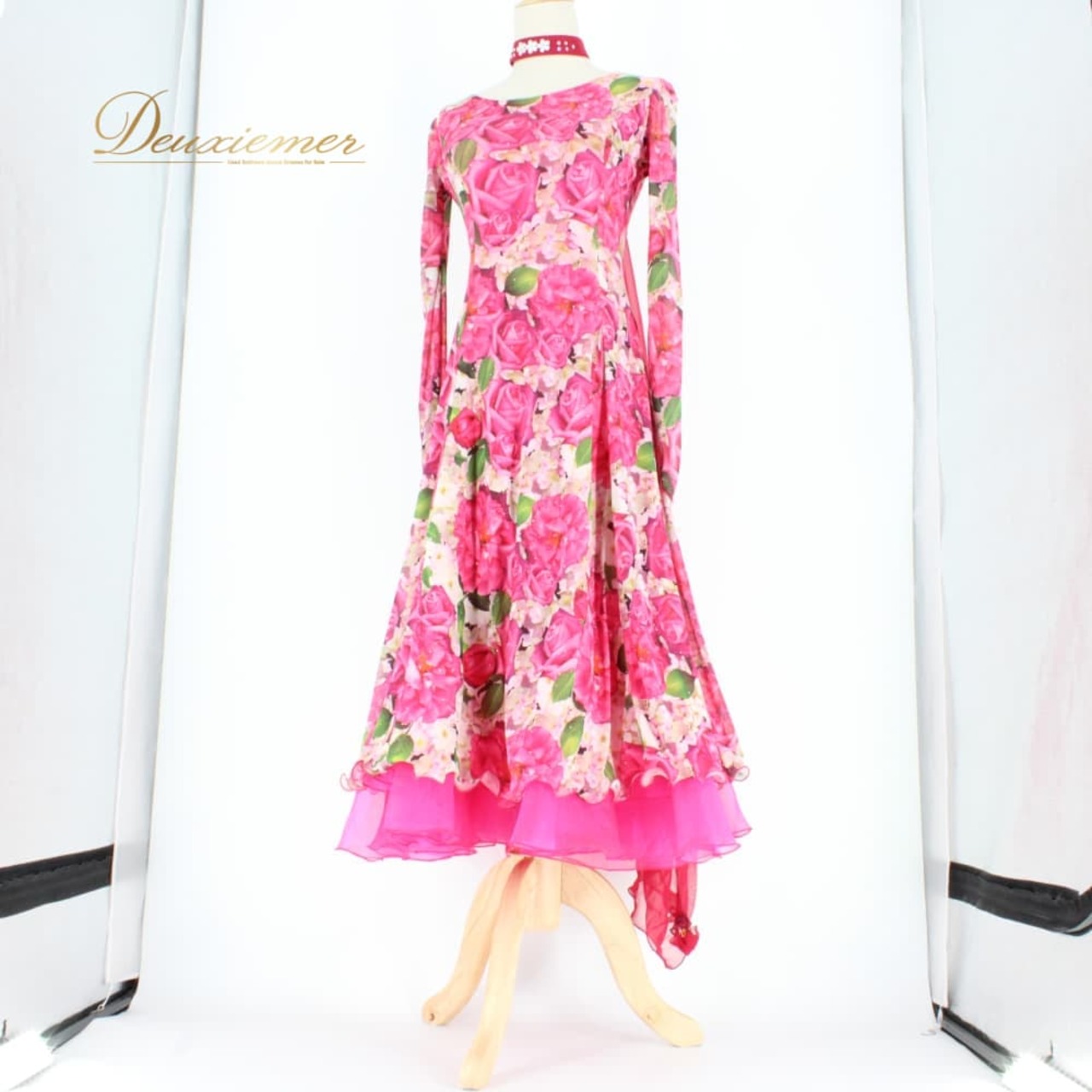 社交ダンス 衣装 スタンダード ドレス ワンピース パーティドレス ICHIOKU ホワイト系 ピンク系 グリーン系 白 緑 花柄 薔薇 バラ 準正装 ピンク ピンク系ドレス 花柄ドレス バラ柄 ドット柄風 立体感 フレアスカート ラテン 競技 ラインダンス パーティー 結婚式 発表会 演奏会 チョーカー付き チョーカー ワンピースドレス フラワープリント 派手 可愛い 上品 華やか 前開きなし 長袖 秋冬 伸びる素材 ポリエステル ポリウレタン