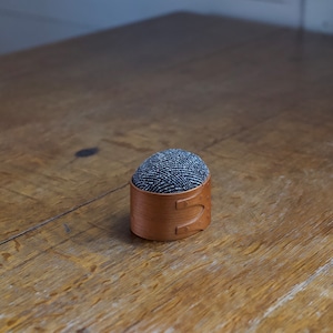 Shaker Pin Cushion / シェーカー ピンクッション〈 裁縫道具・裁縫箱・針山・針刺し 〉111835