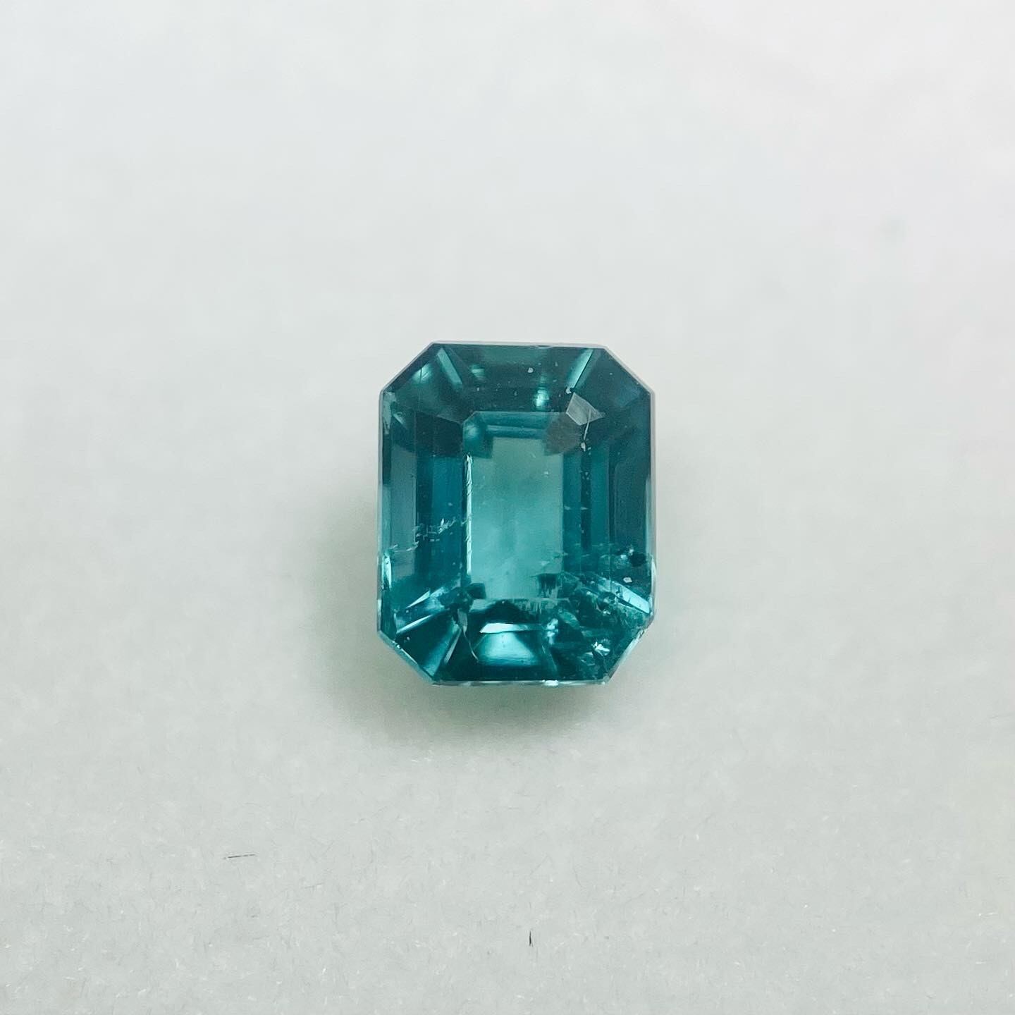 旅に行きたくなるターコイズカラーなトルマリン