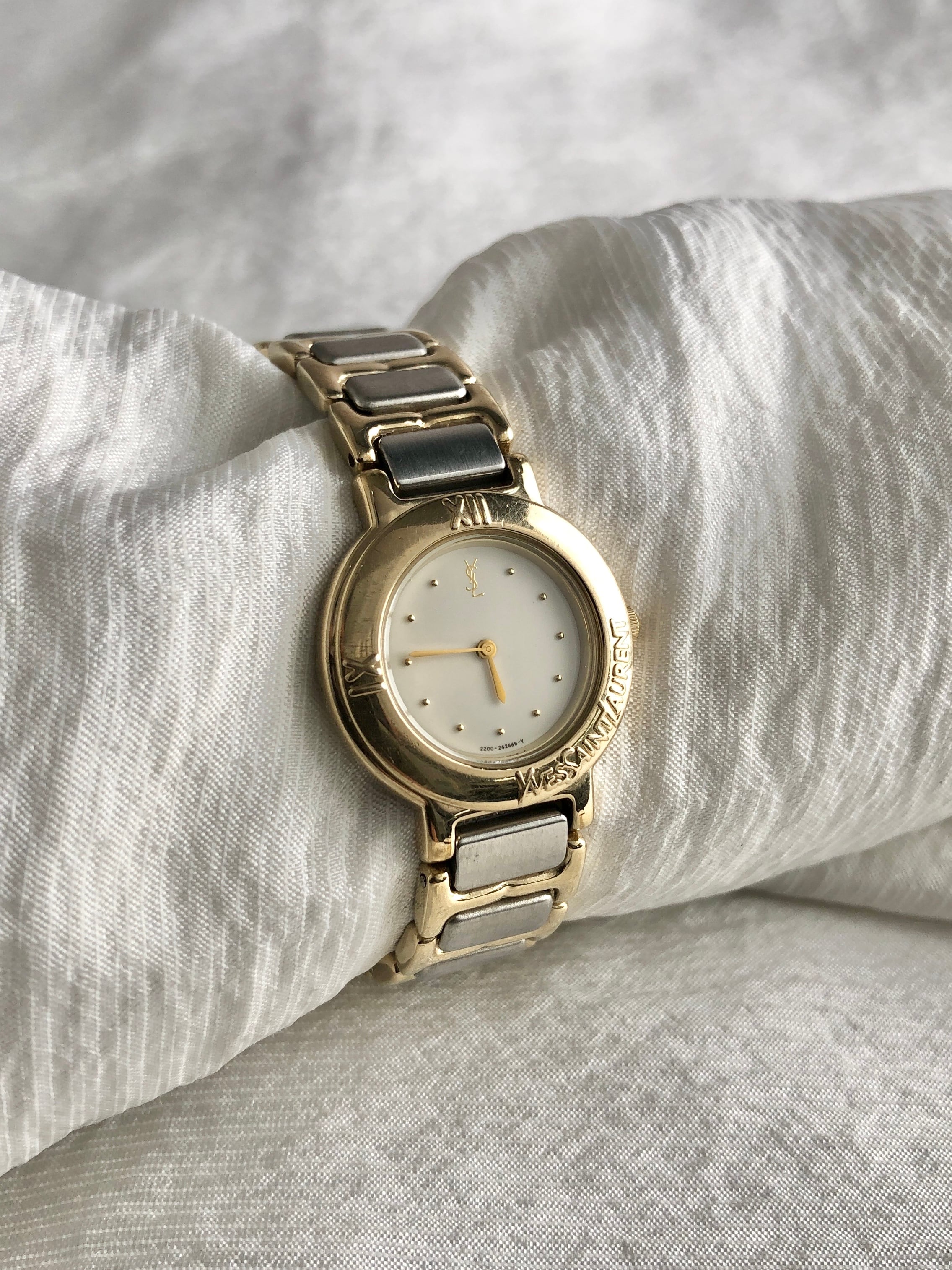 Yves Saint Laurent イヴ・サンローラン 腕時計 シルバー×ゴールド YSL ステンレススチール クウォーツ vintage ヴィンテージ オールド hjy4bn