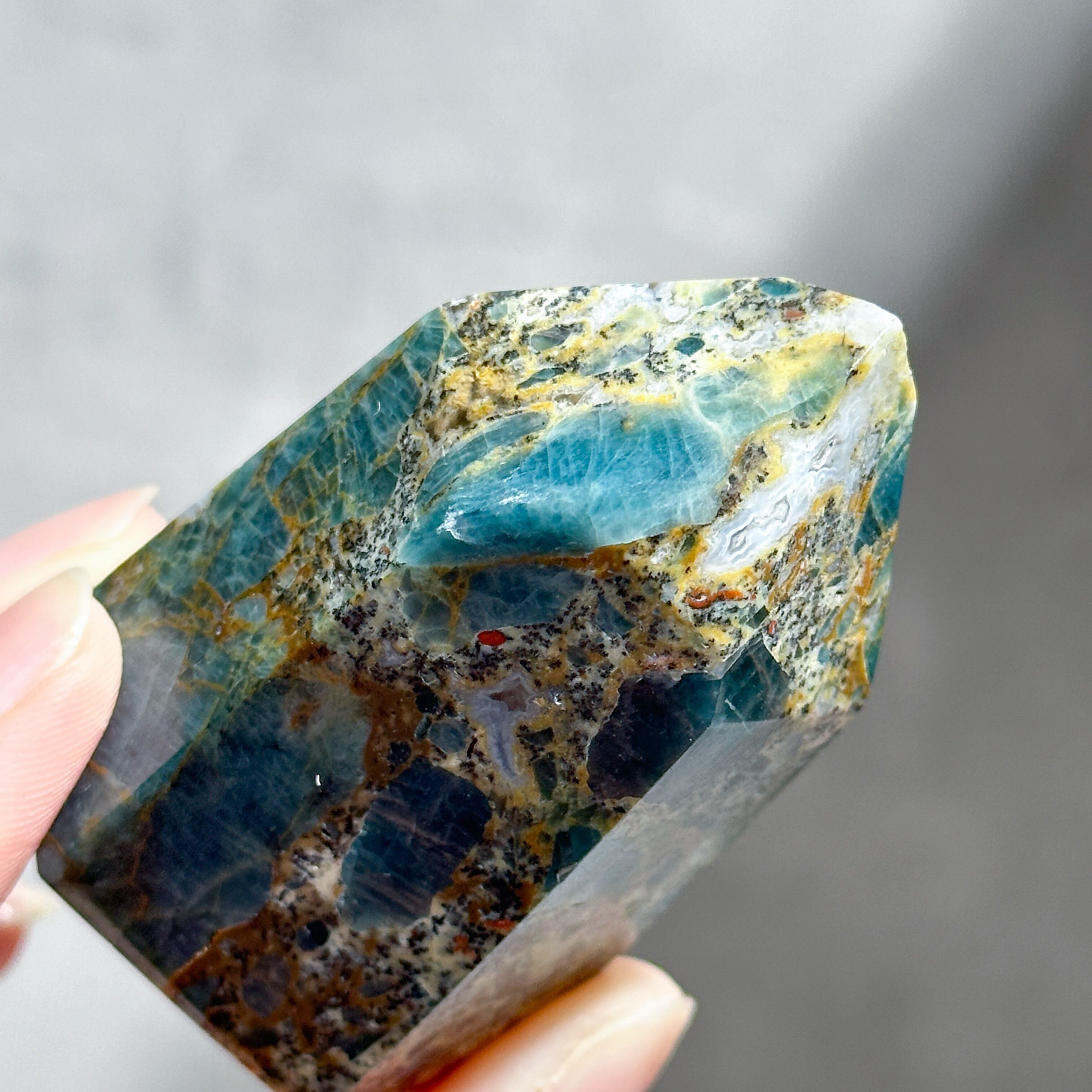 ブルーアパタイト タワー型41◇Blue apatite ◇ 天然石・鉱物
