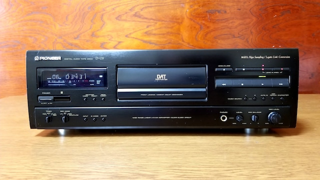 PIONEER DAT D-05 デジタル・オーディオ・テープ・デッキ