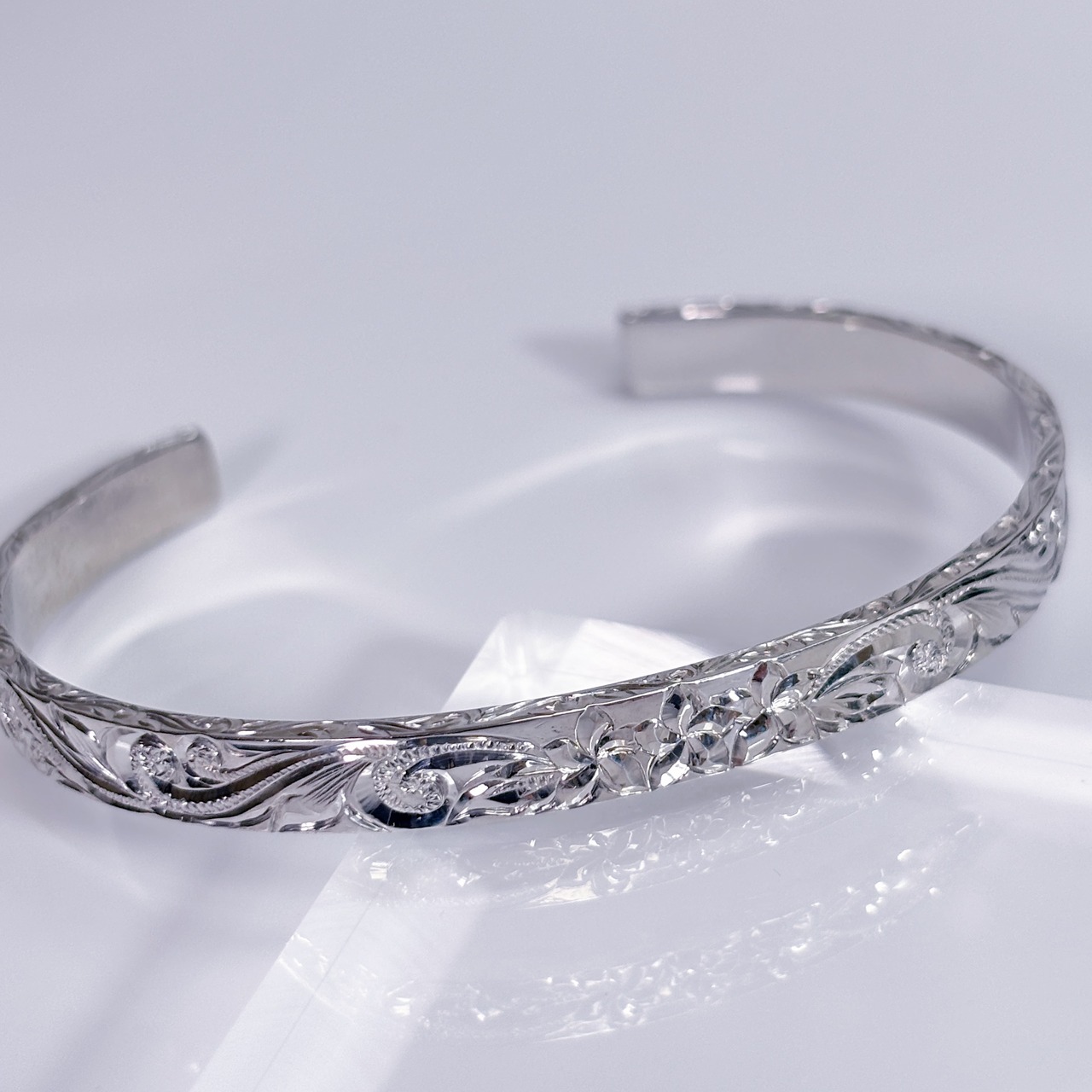 Heavyweight Hawaiian Bangle-plumeria-