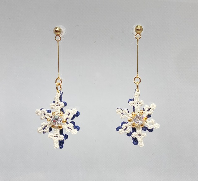 パールと星のタティングレースピアス−赤色−