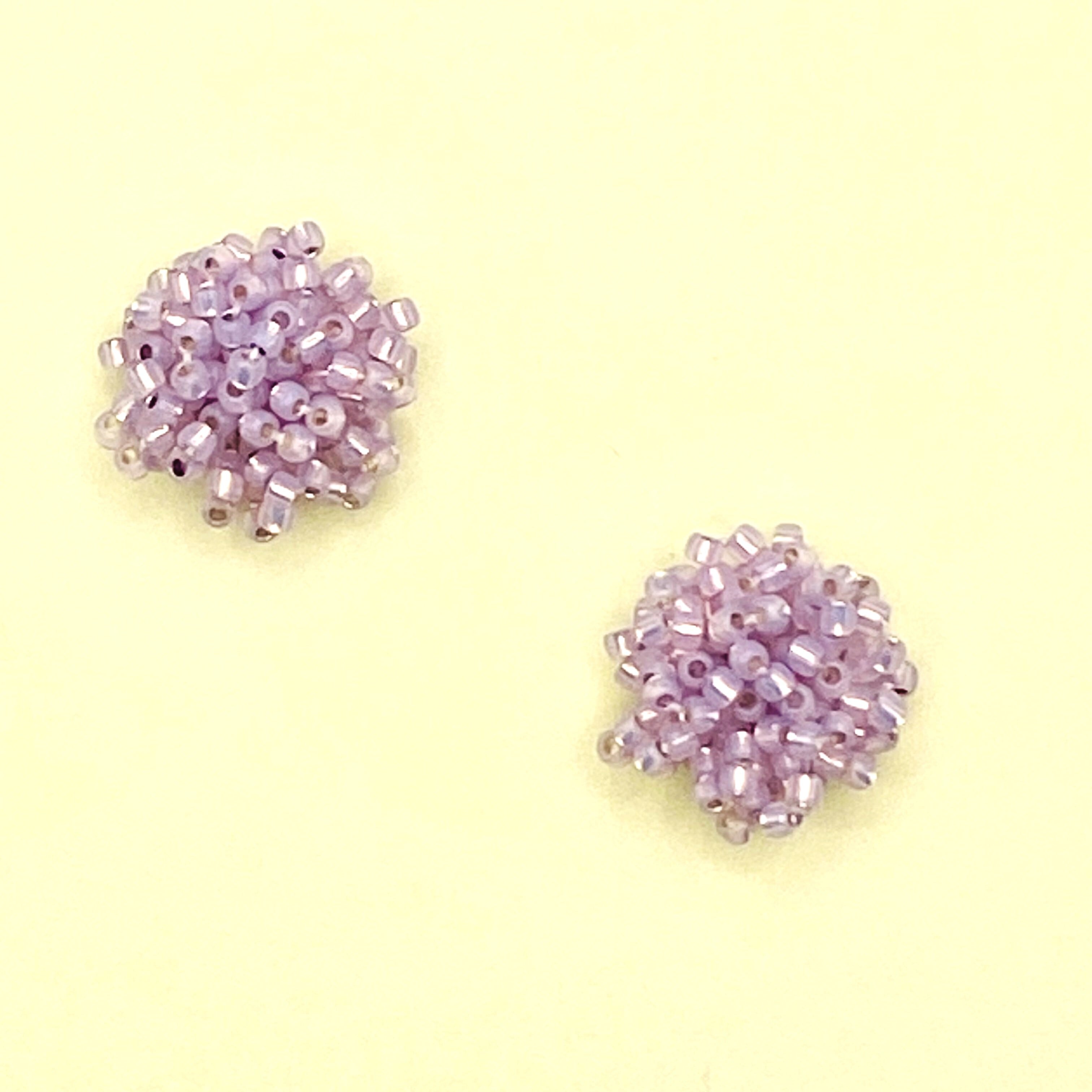 1250】球体デザインの青紫色ピアス 楽天市場】軟骨ピアス キャッチ 12G