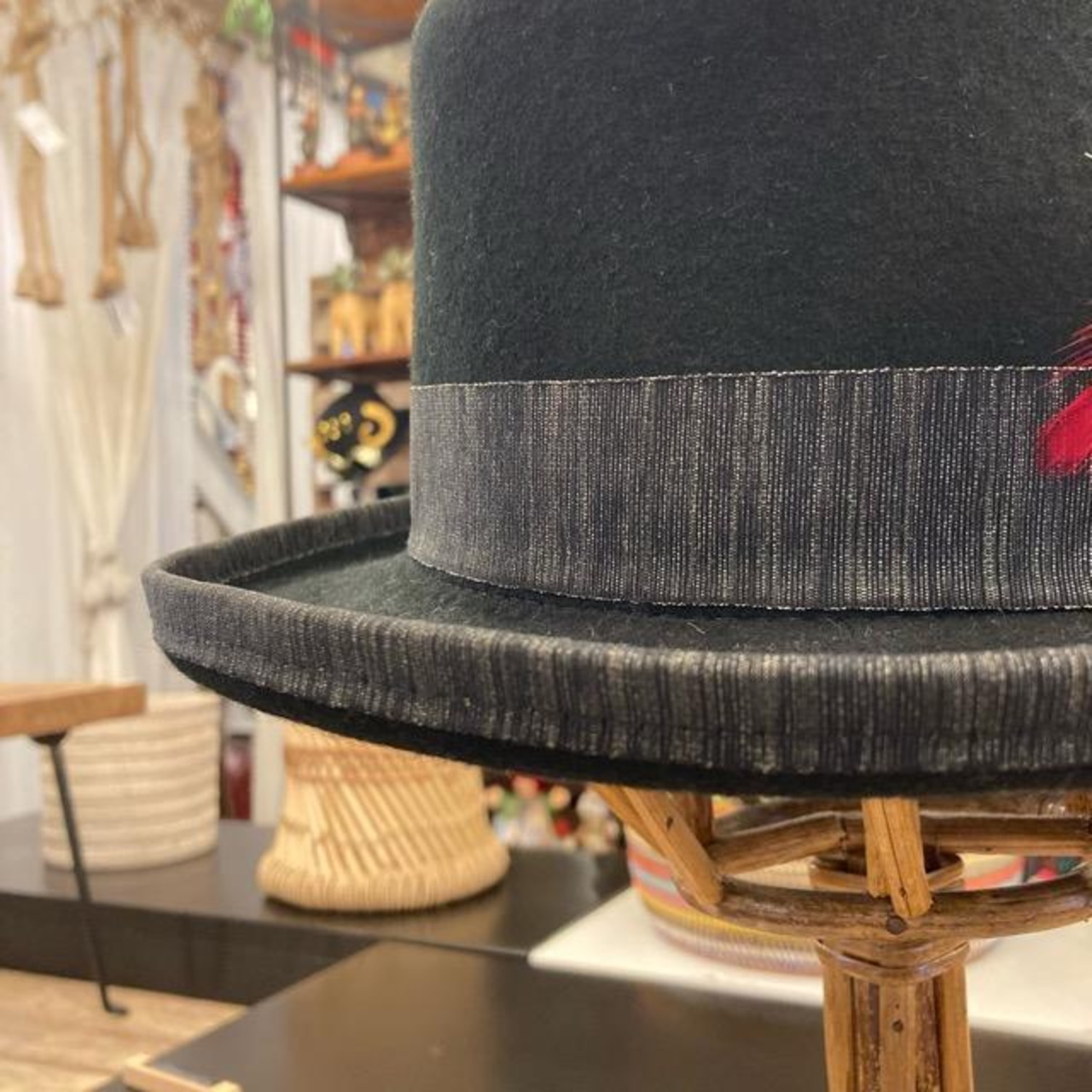 TOPANGA Accessory　羽根付ポークパイハット　ブラック
