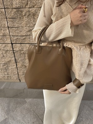 distorted tote