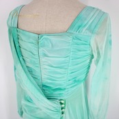 社交ダンス 衣装 スタンダード ドレス ワンピース パーティ衣装 PASTIME パスタイム グリーン系 青緑 長袖 レース シンプル 上品 エメラルドグリーン フォーマルドレス ダンスドレス 発表会衣装 高級感 優雅 おしゃれ 伸縮性あり レディース 体型カバー 脚長効果 演技用 舞台衣装 洗練されたデザイン ショッピング モデル着用 プレゼントにも最適