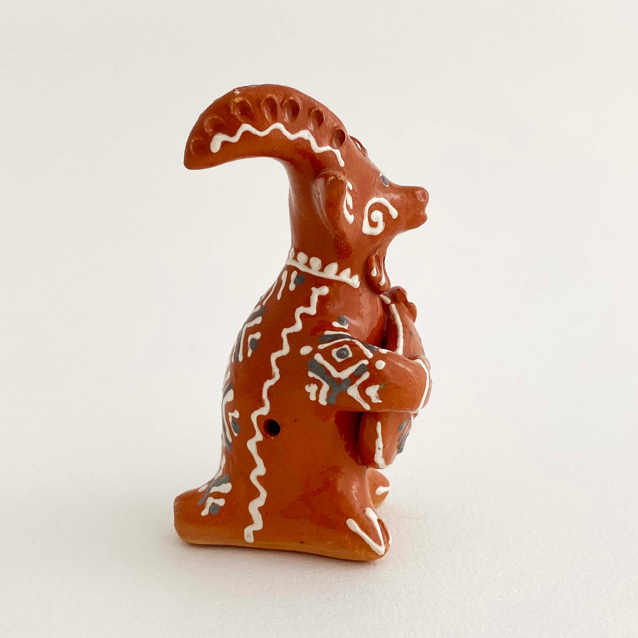 ウクライナ産  オピシュニャ土人形（音楽家のヤギ）