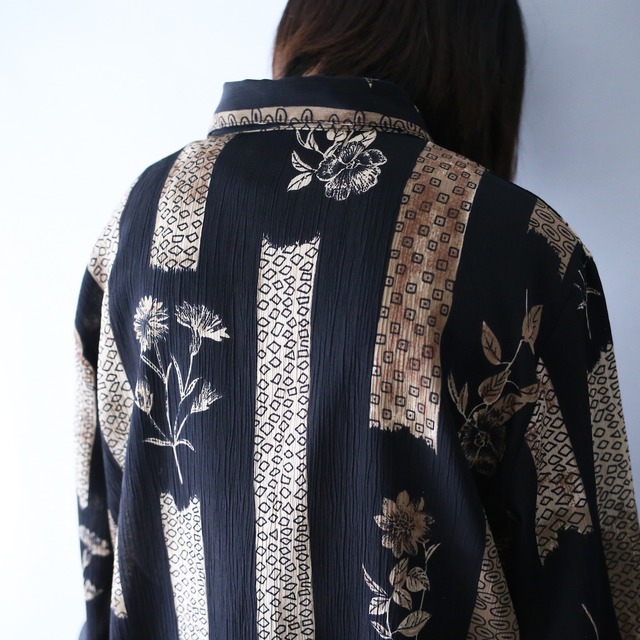 flower art pattern wrinkles fabric loose shirt