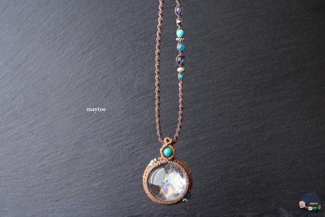 レインボー水晶(アイリスクォーツ)のマクラメネックレス ~港町~