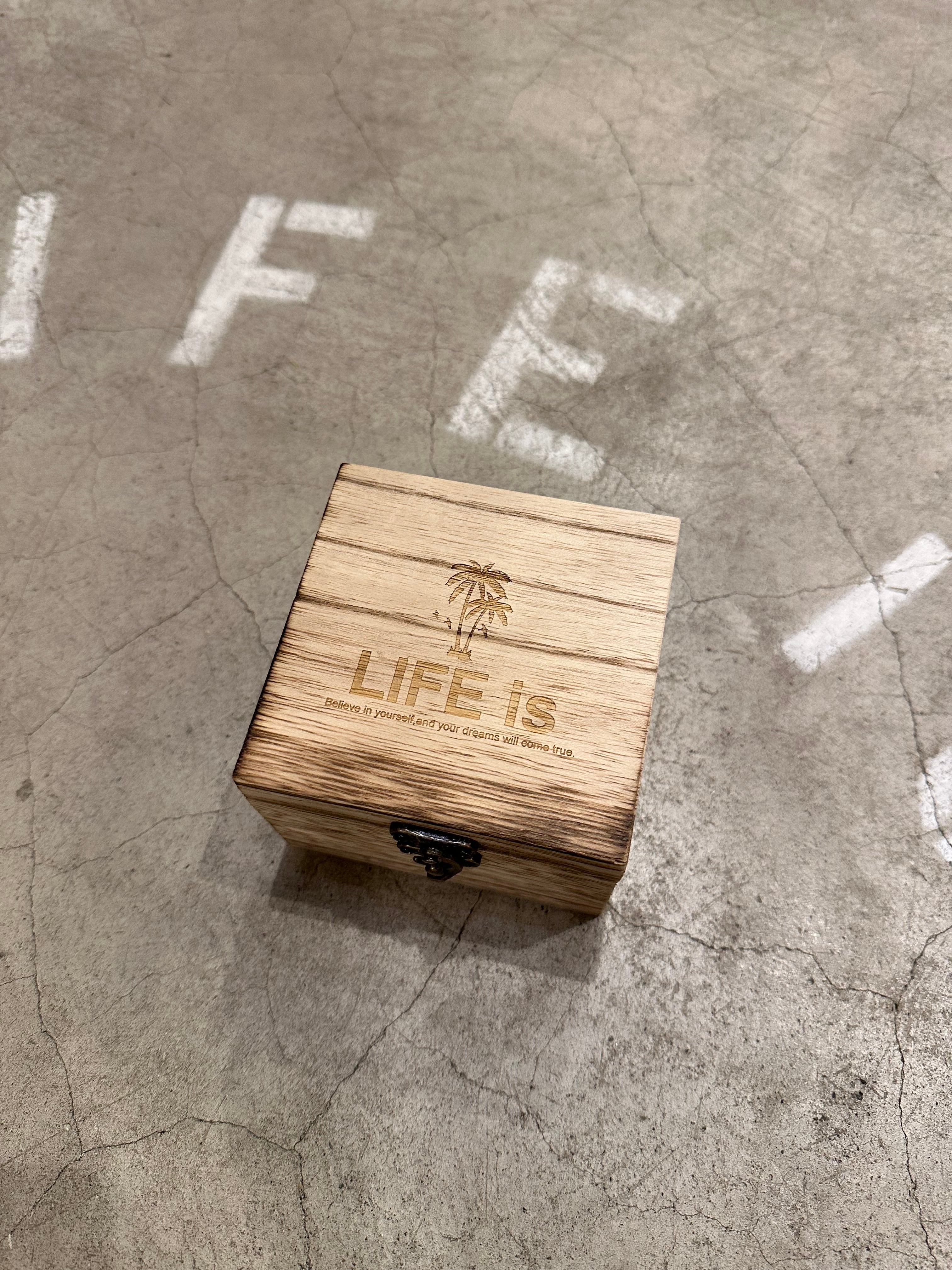 LIFE is 7th anniversary 木製時計 chronograph ￥29,800