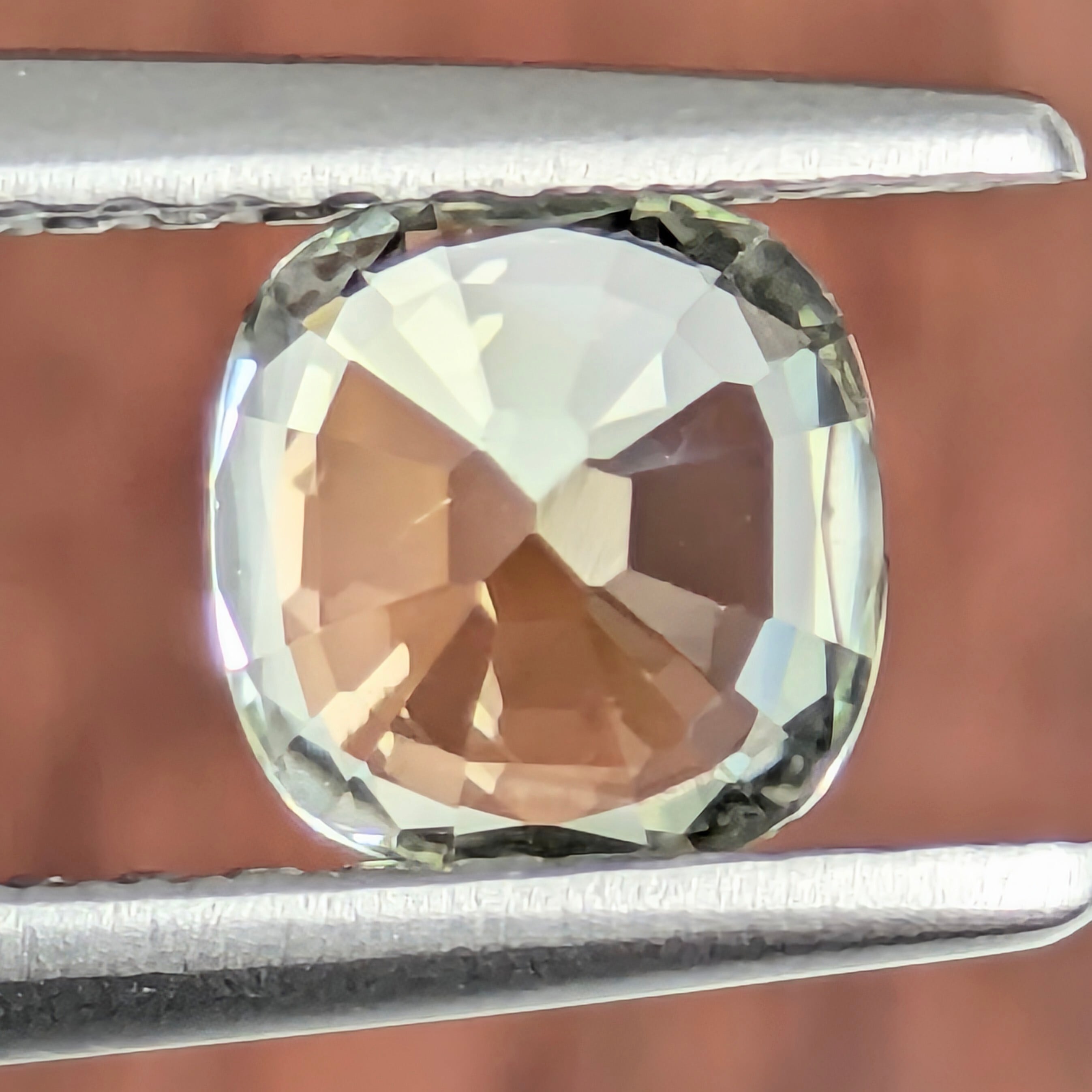 イエローグリーントルマリンルース【0.70ct】PRO208671 | Gem's Subculture