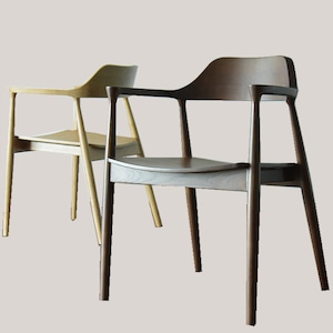 ダイニングチェア 1脚入り 座面 板座 木製 完成品 肘付き アーム付き ナチュラル ブラウン 北欧 モダン シンプル おしゃれ 曲線 チェアー イス 椅子 かわいい ダイニング リビング 無垢材 天然木 crc-0038