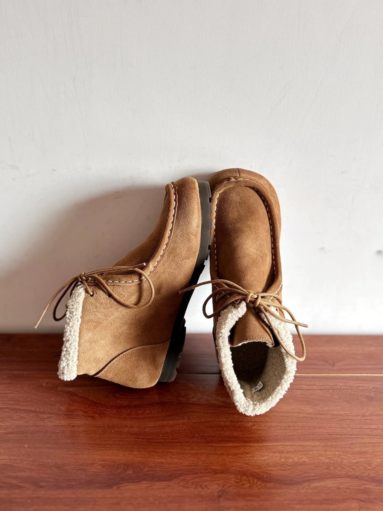 Nordique Leather Lace-Up Boa Boots F0872
