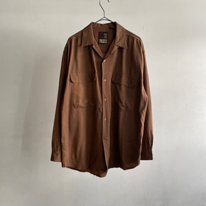 【open collar shirt】