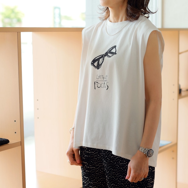 CHIGNON (シニヨン)ハンドペイントタッチアイグラスプリント セミAラインTee