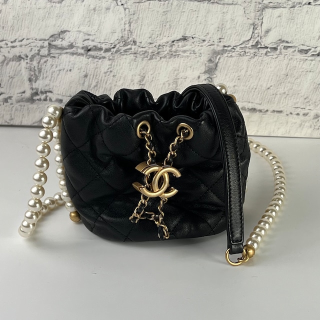 CHANEL シャネル マトラッセ パール ココマーク レザ- ショルダーバッグ ブラック A-8142
