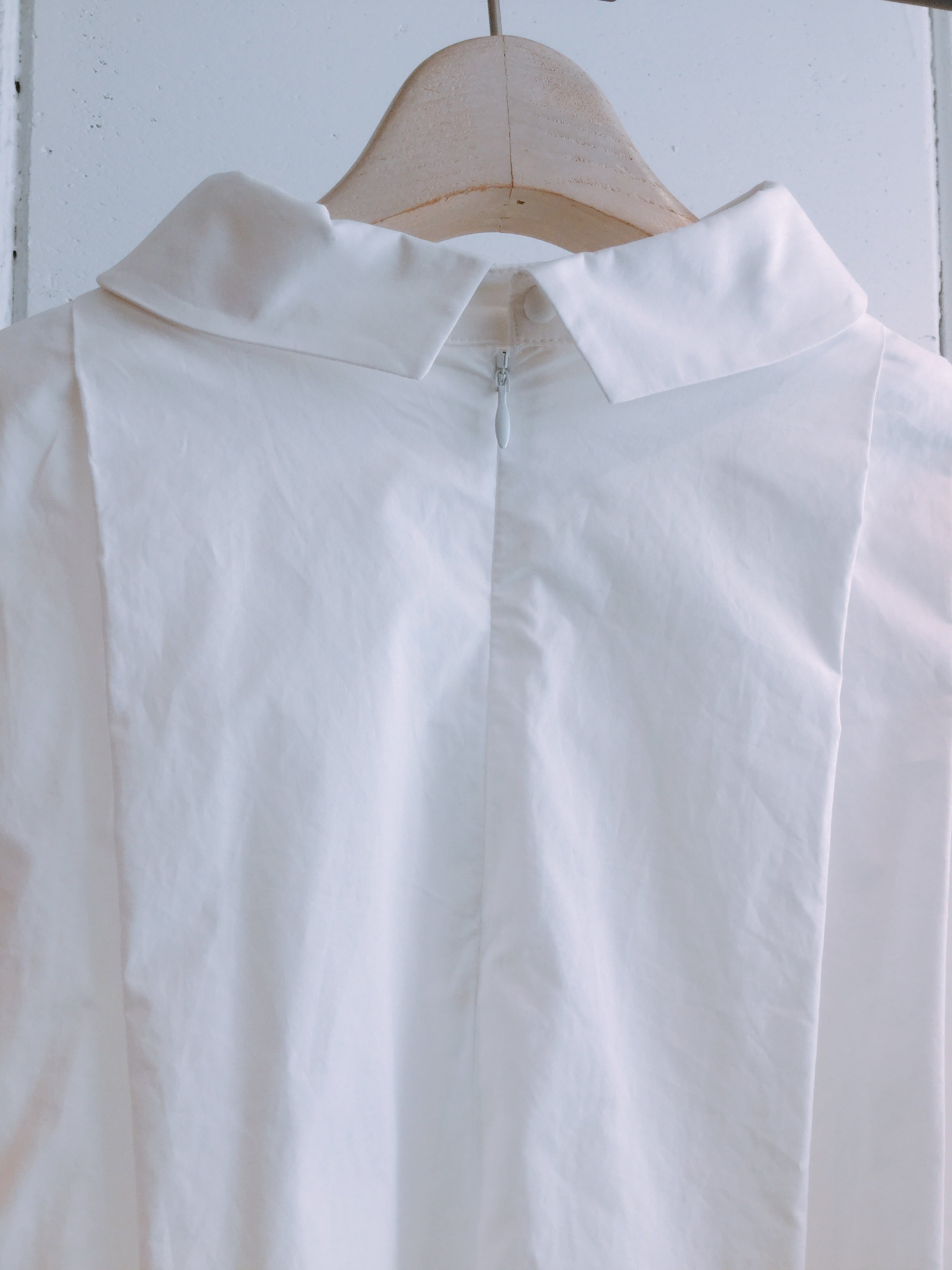 極美品　Chika Kisada 24ss ボリュームスリーブ　シャツ　タック 3019006083853424_01_2452w.jpeg