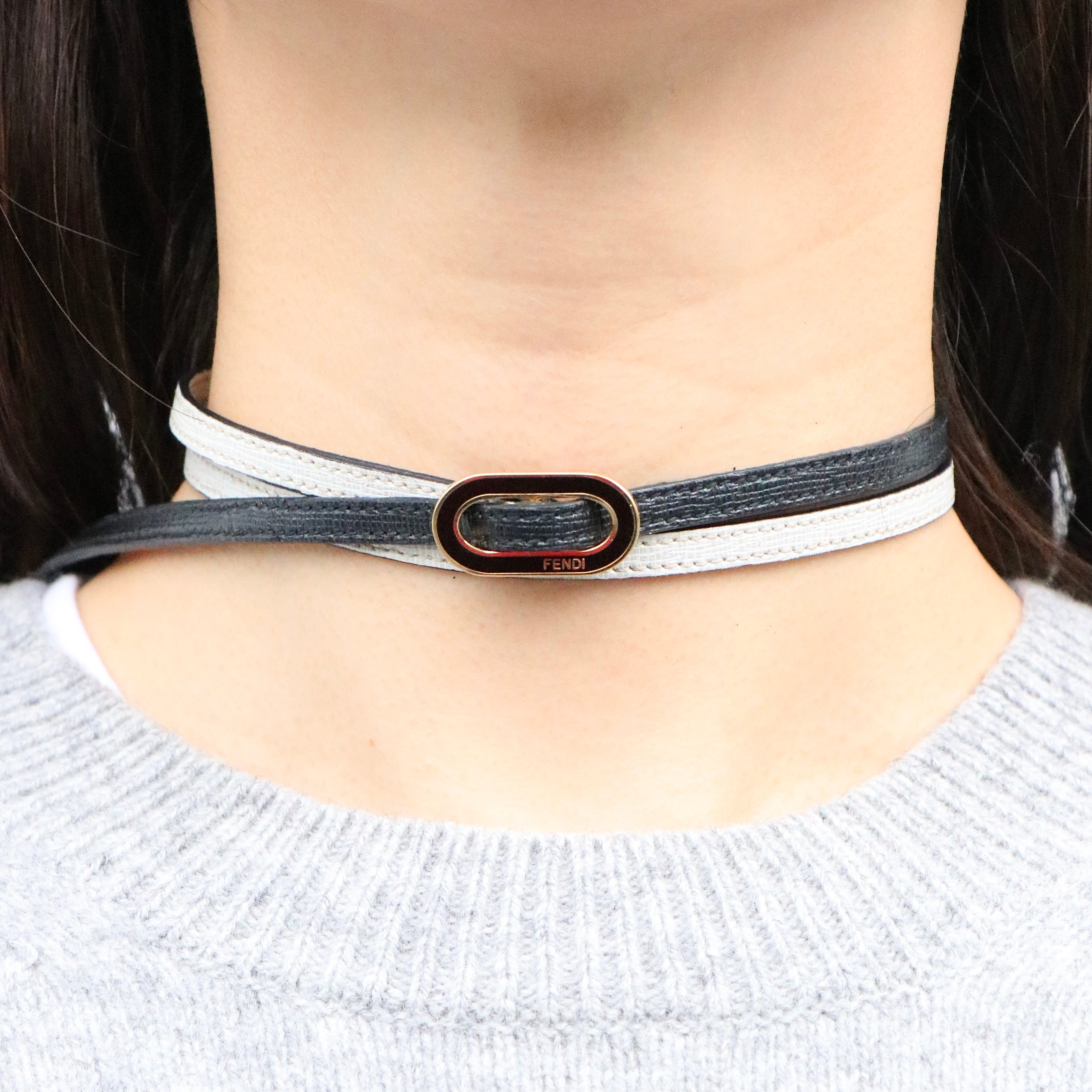 FENDI バイカラーレザー チョーカー ブレスレット フェンディ | 2122 