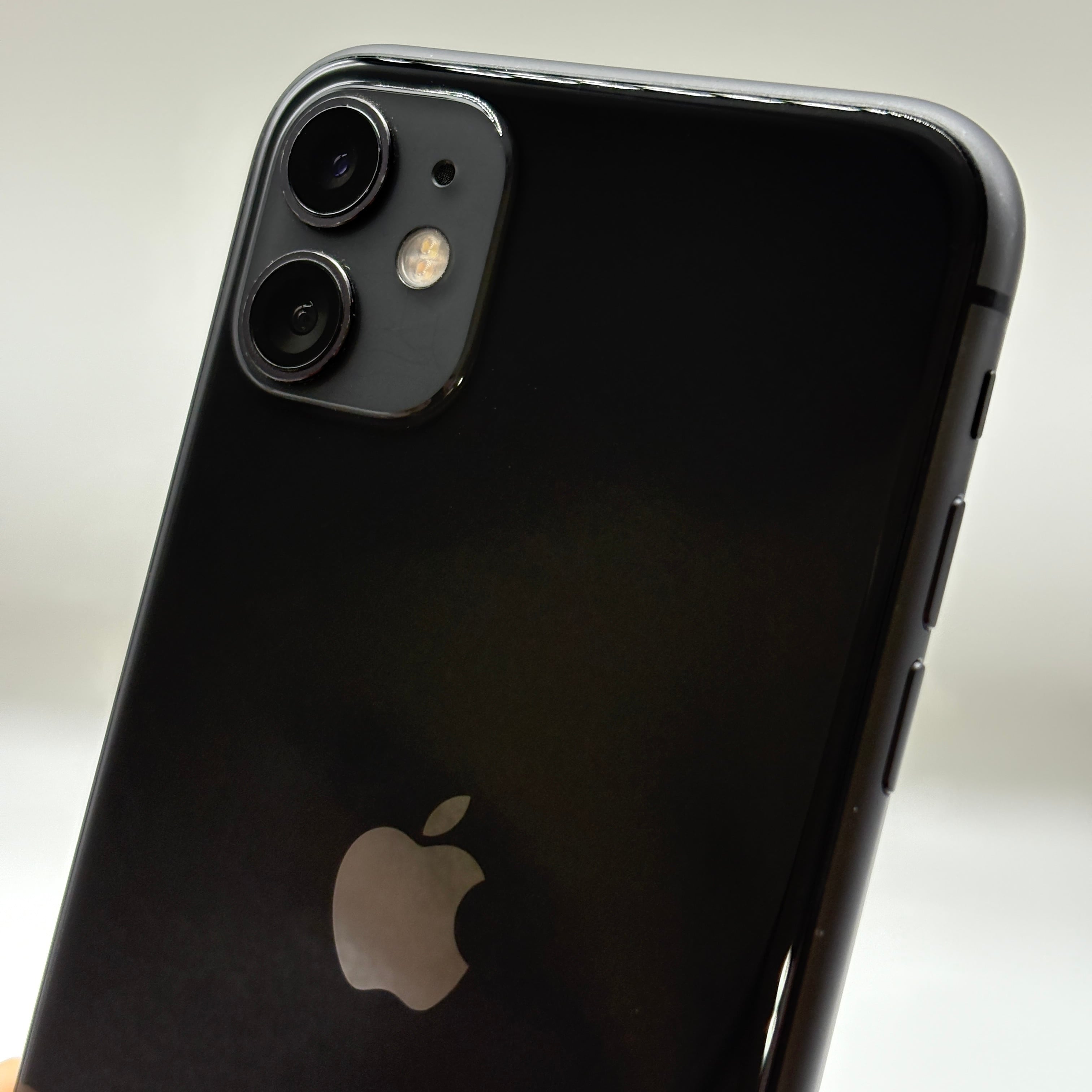 S*a様 iPhone11 ブラック 128GB キャリアソフトバンク iPhone11 128GB ブラック アイフォン本体 SIMフリー SIMロック解除済み
