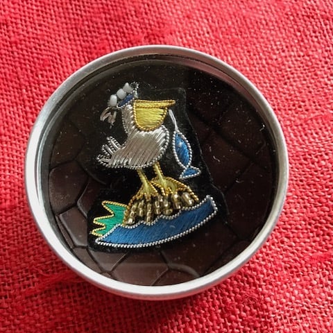 Fil D'araignee Embroidered Pins / フィルダレニエ ペリカン