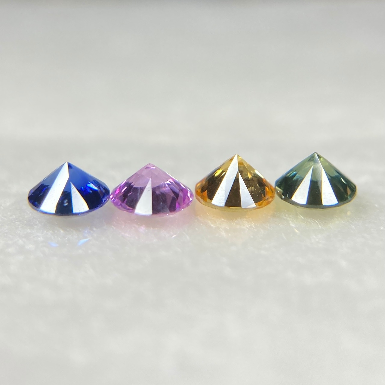 丸いサファイア 4色 約3mm r-0282