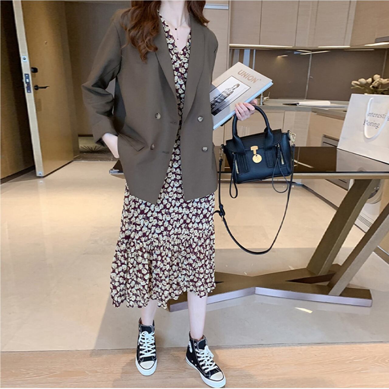 イタリアブランド 定価8万 パンジー柄レース装飾シルクシフォン  