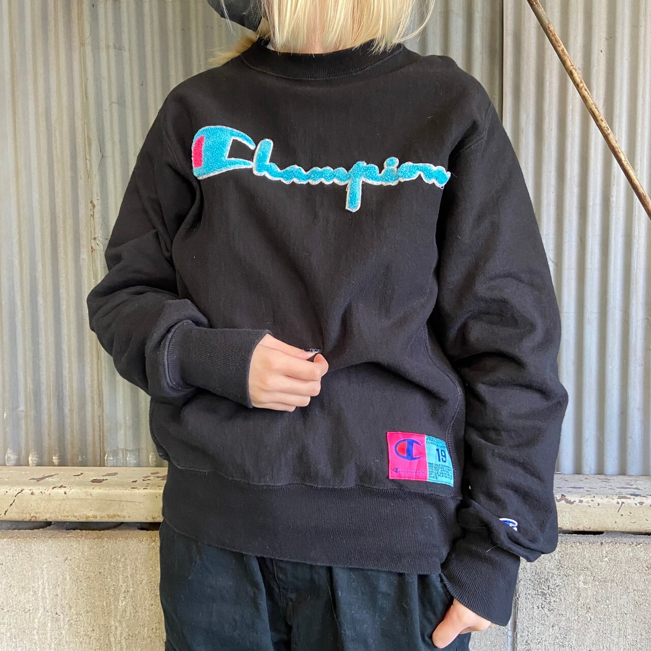 Champion チャンピオン フロントロゴ ワッペン リバースウィーブ メンズM相当 古着 復刻単色タグ REVERSE WEAVE スウェット  トレーナー ブラック 黒 【スウェット】【SW20】【AN20】 | cave 古着屋【公式】古着通販サイト