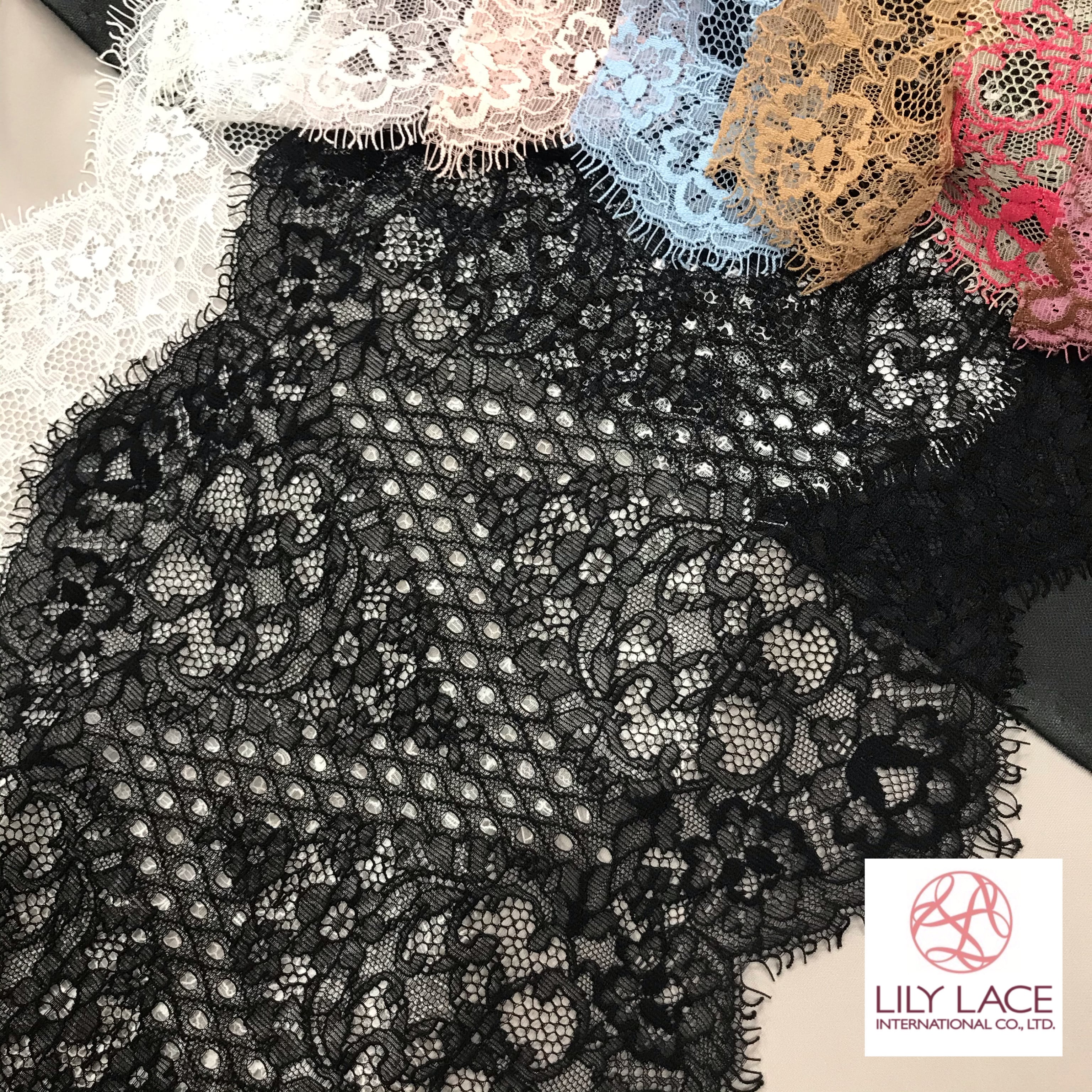 ミャクミャク レースのキンチャクポーチ ボーダーカラー | LILY LACE