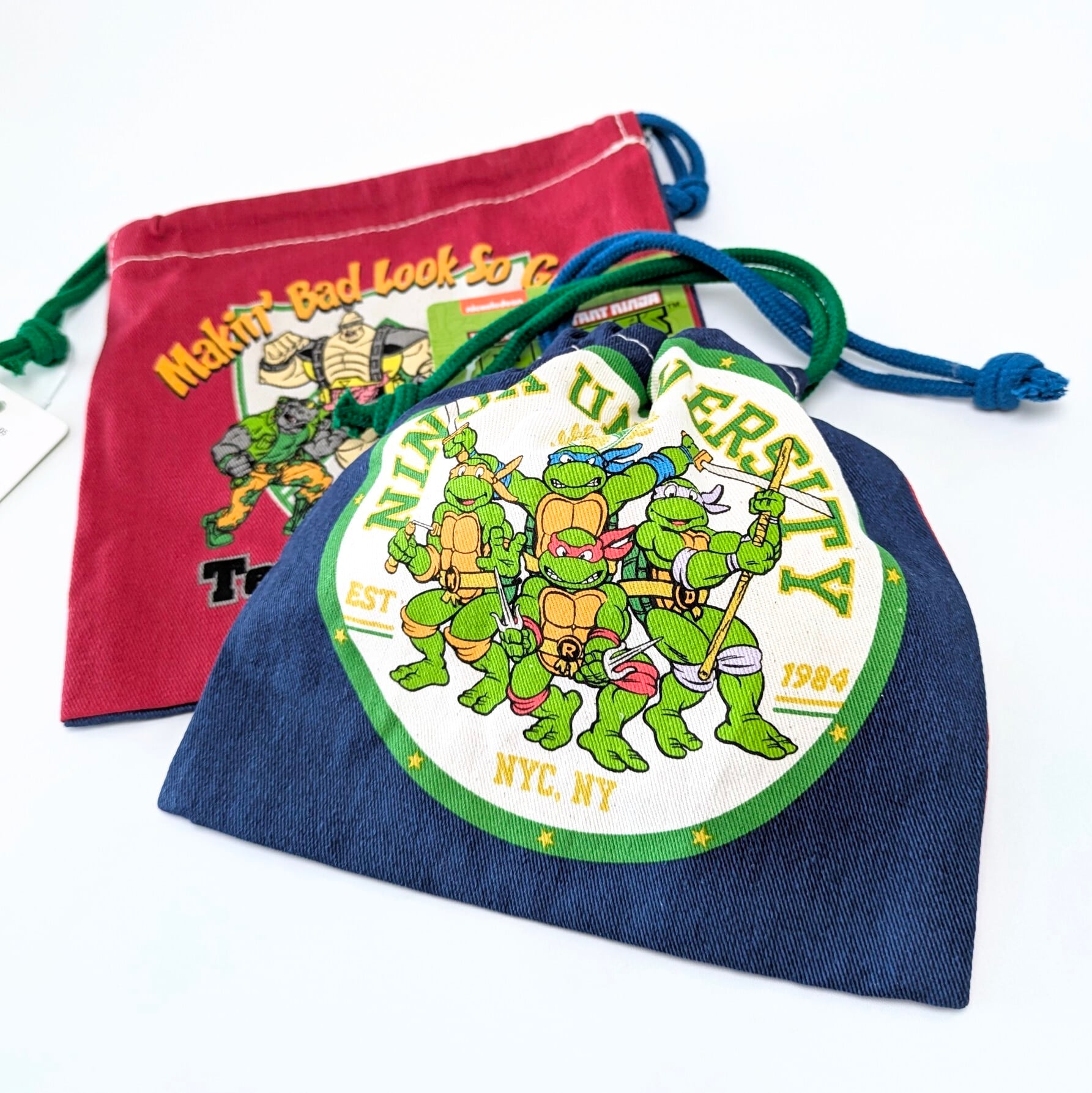 【 Teenage Mutant Ninja Turtles ( ティーンエイジ ミュータント ニンジャ タートルズ )  】『Ninja University / Team Bad Guys』アメリカンキャラクター巾着袋 〚アメリカン雑貨 アメトイ〛