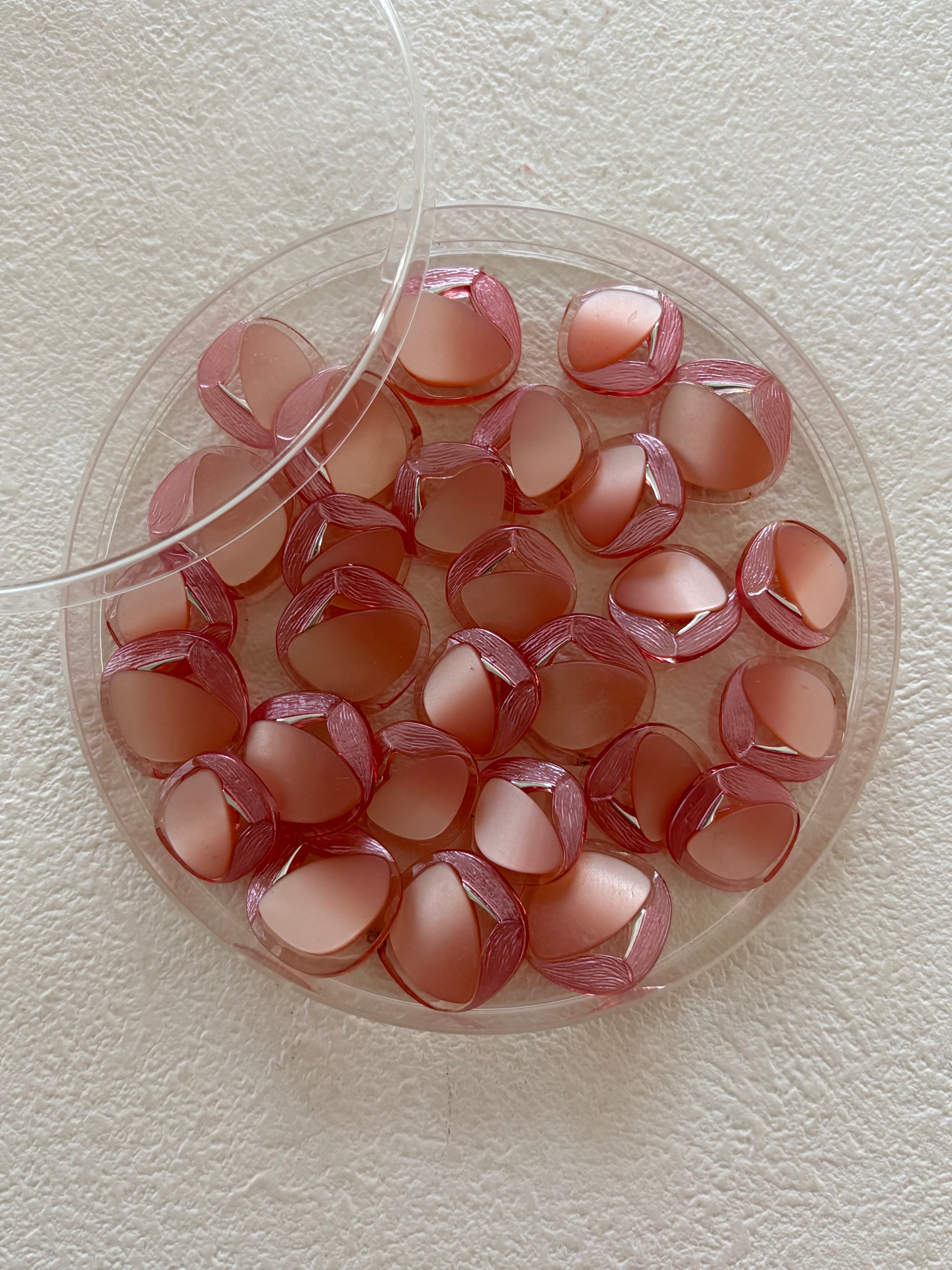 Japanese Vintage ボタン ピンク カボション 12mm 角なしスクウェア型 プラスチックボタン レトロ アクセサリーパーツ