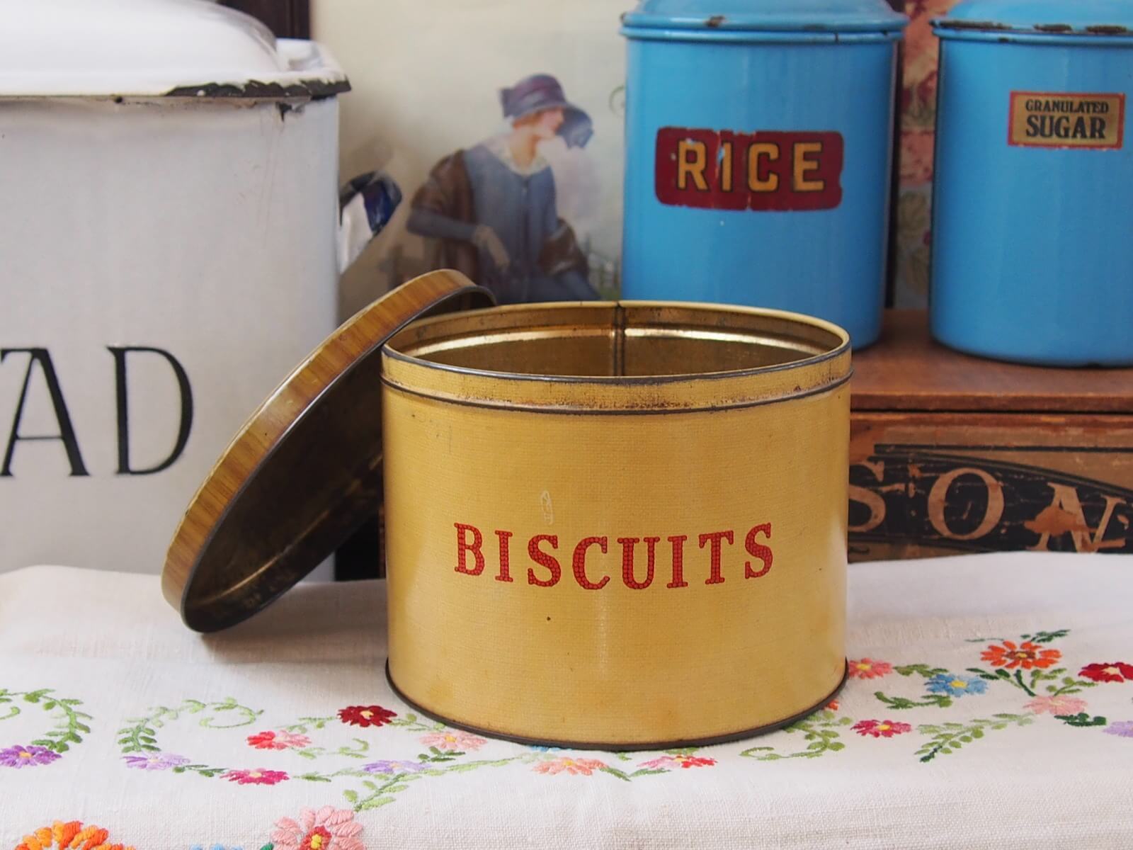 イギリスアンティーク ビスケット缶 BISCUITS TIN | Bonny Bee