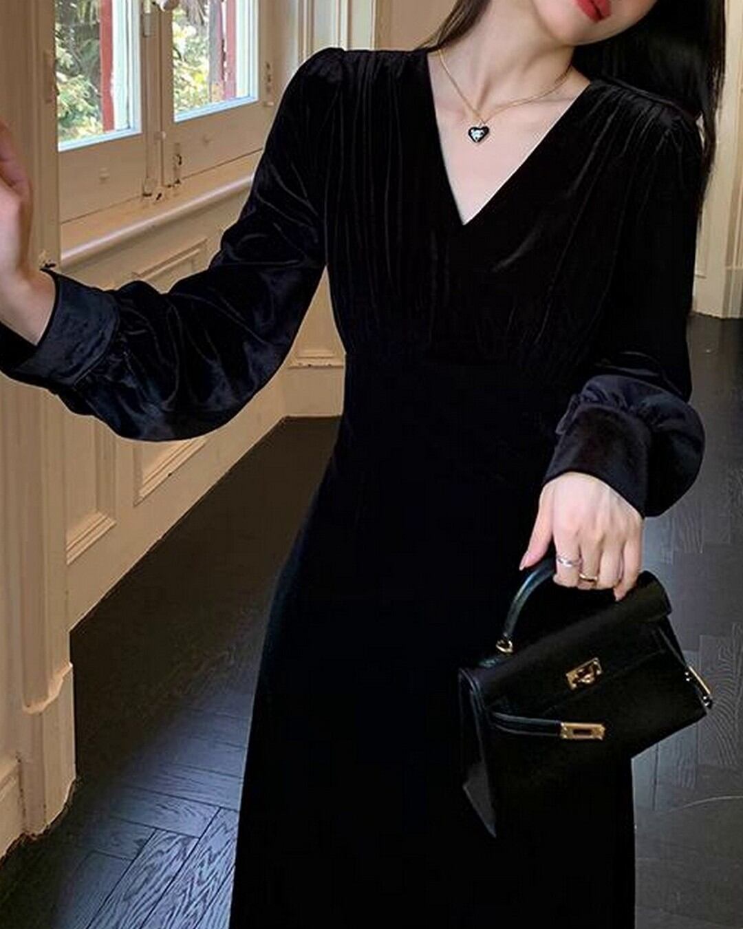 V ネックAラインワンピース A24480