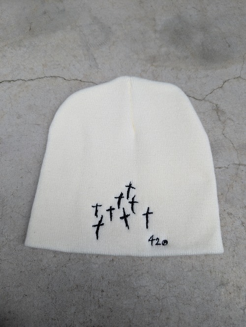 "深緑" CROSS embroidery beanie / WHITE BLACK