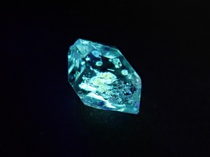 パキスタン産オイルインクォーツ 0.244ct
