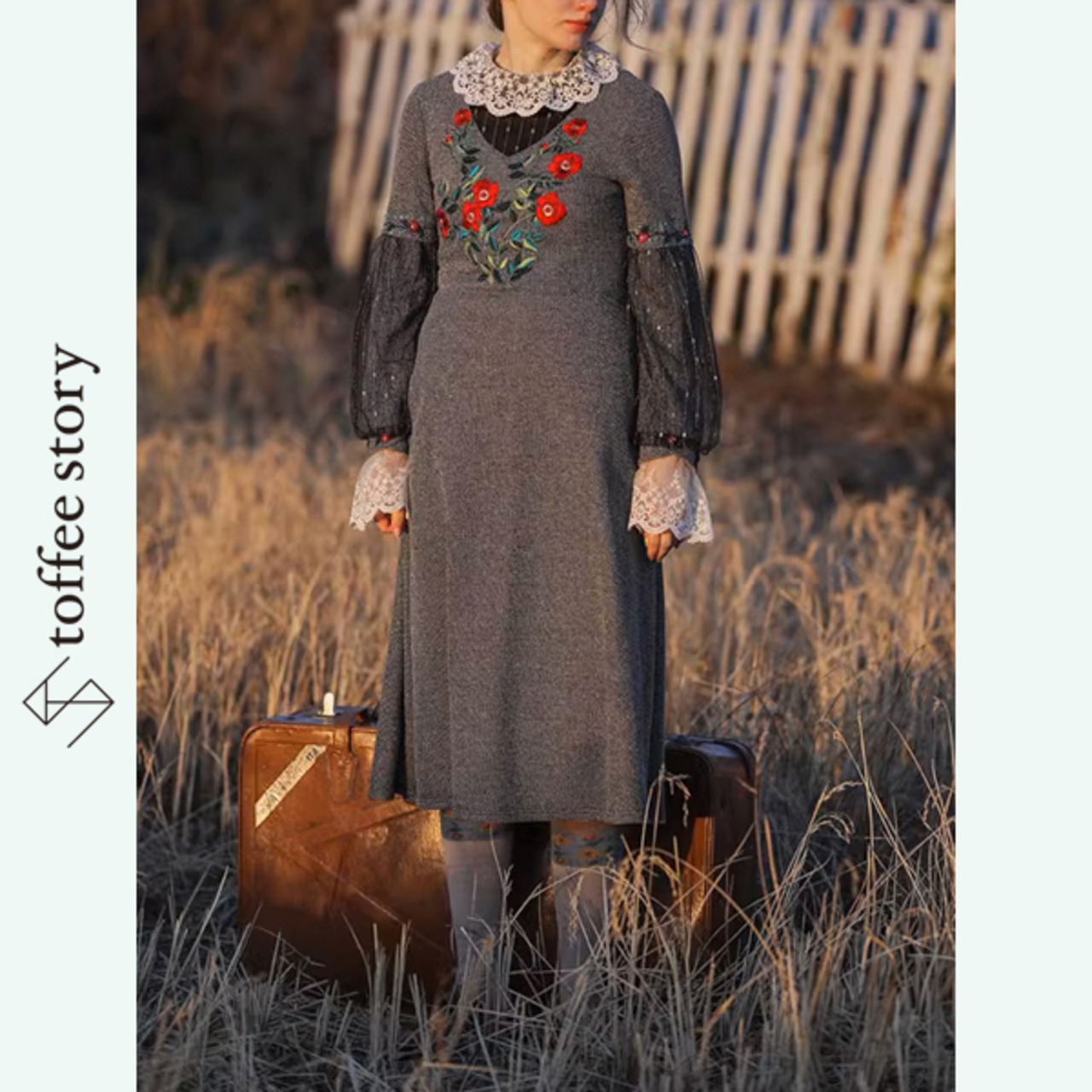 夢を彩るレトロエレガンス:レースのドールカラーとチュールスリーブのロココ調ワンピース Y0187