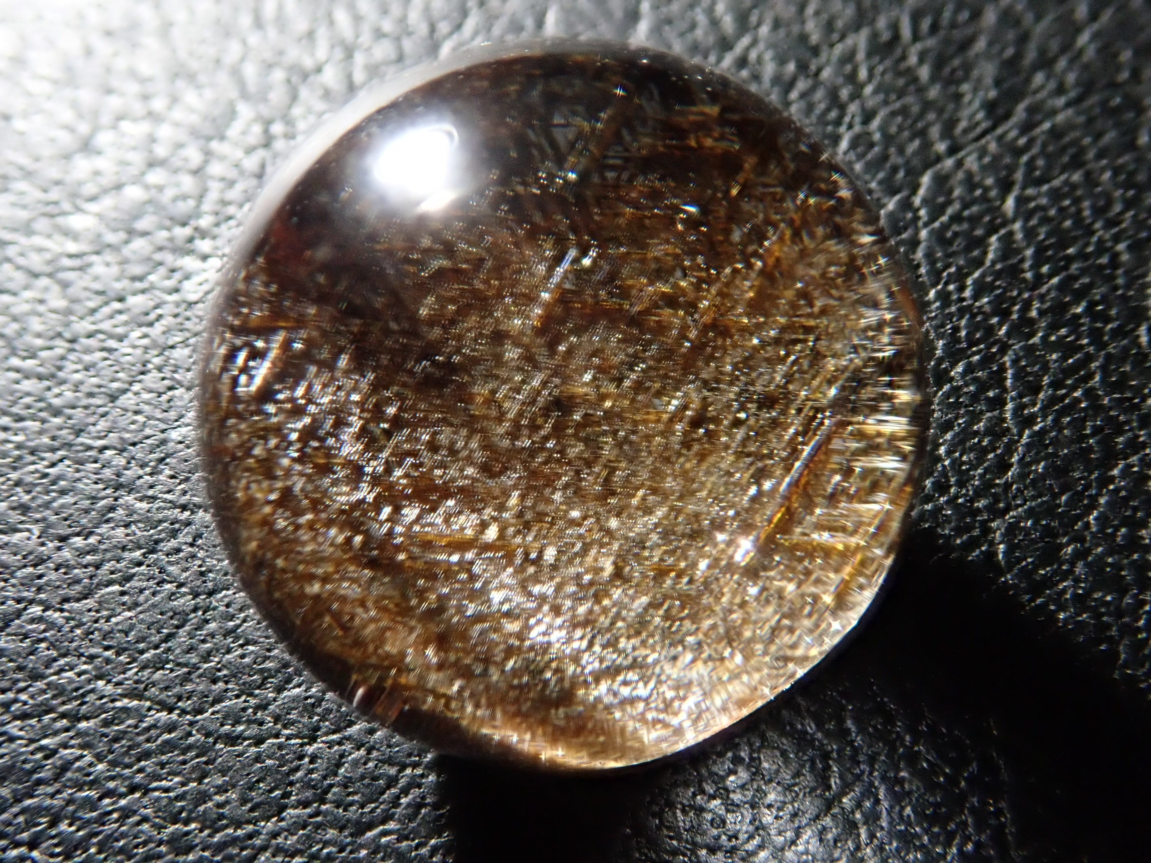 ブラジル産ヘマタイト・ルチルインクォーツ 11.329ct