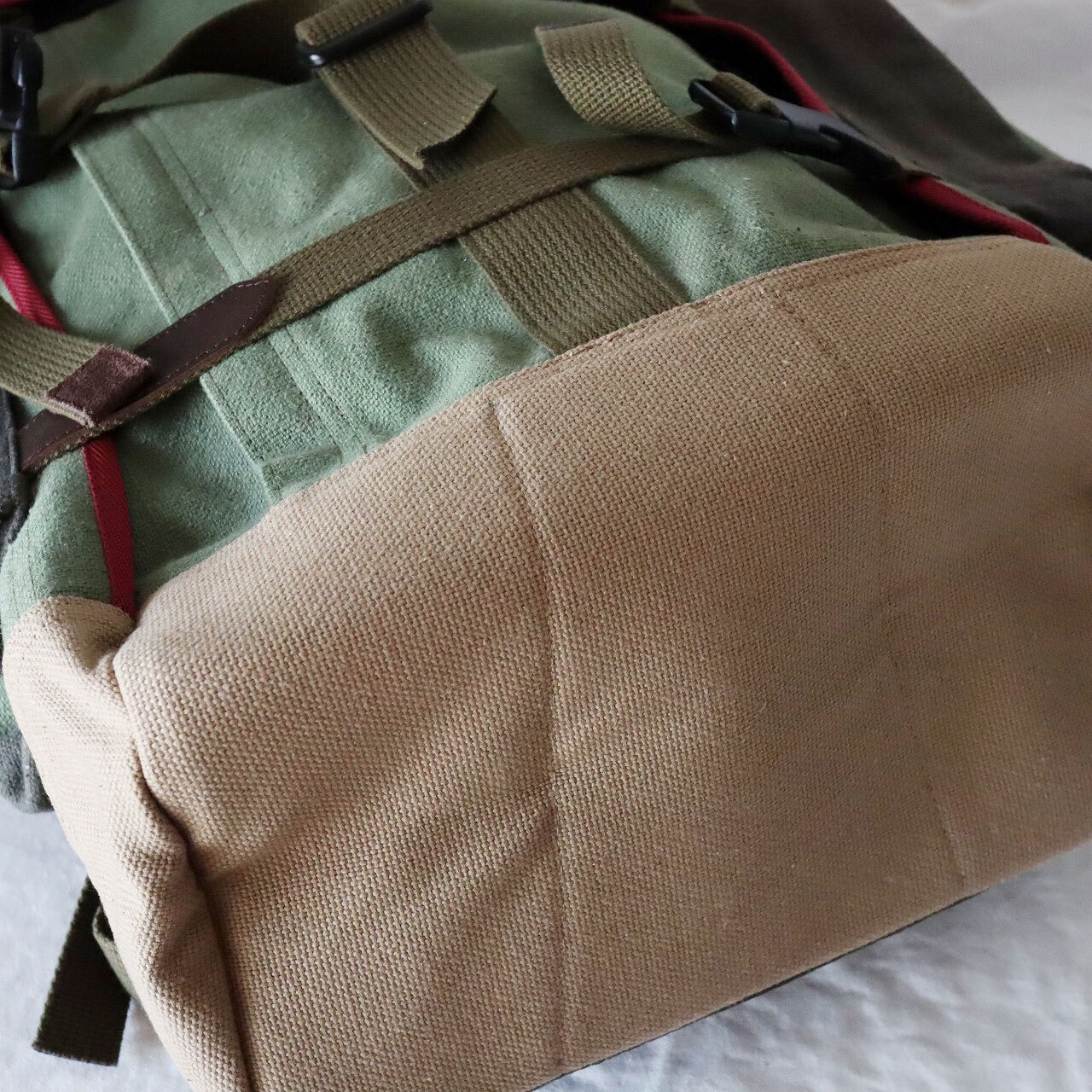 【Deadstock Item】バックパック / Convertible 2WAY Backpack/ グラスグリーン×ベージュキャンバス・ボトム