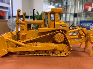 CCM  1/48 CAT D9L Track-Type Tractor with Multi-Shank Ripper