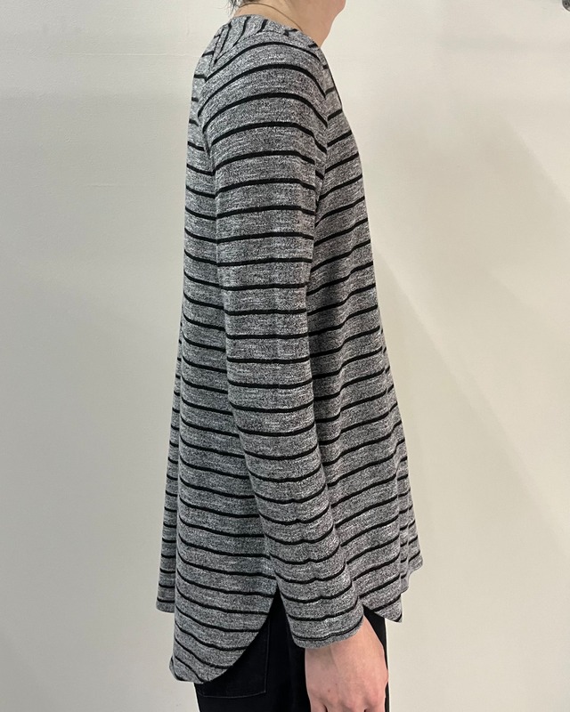 side slit grey border long sleeve top