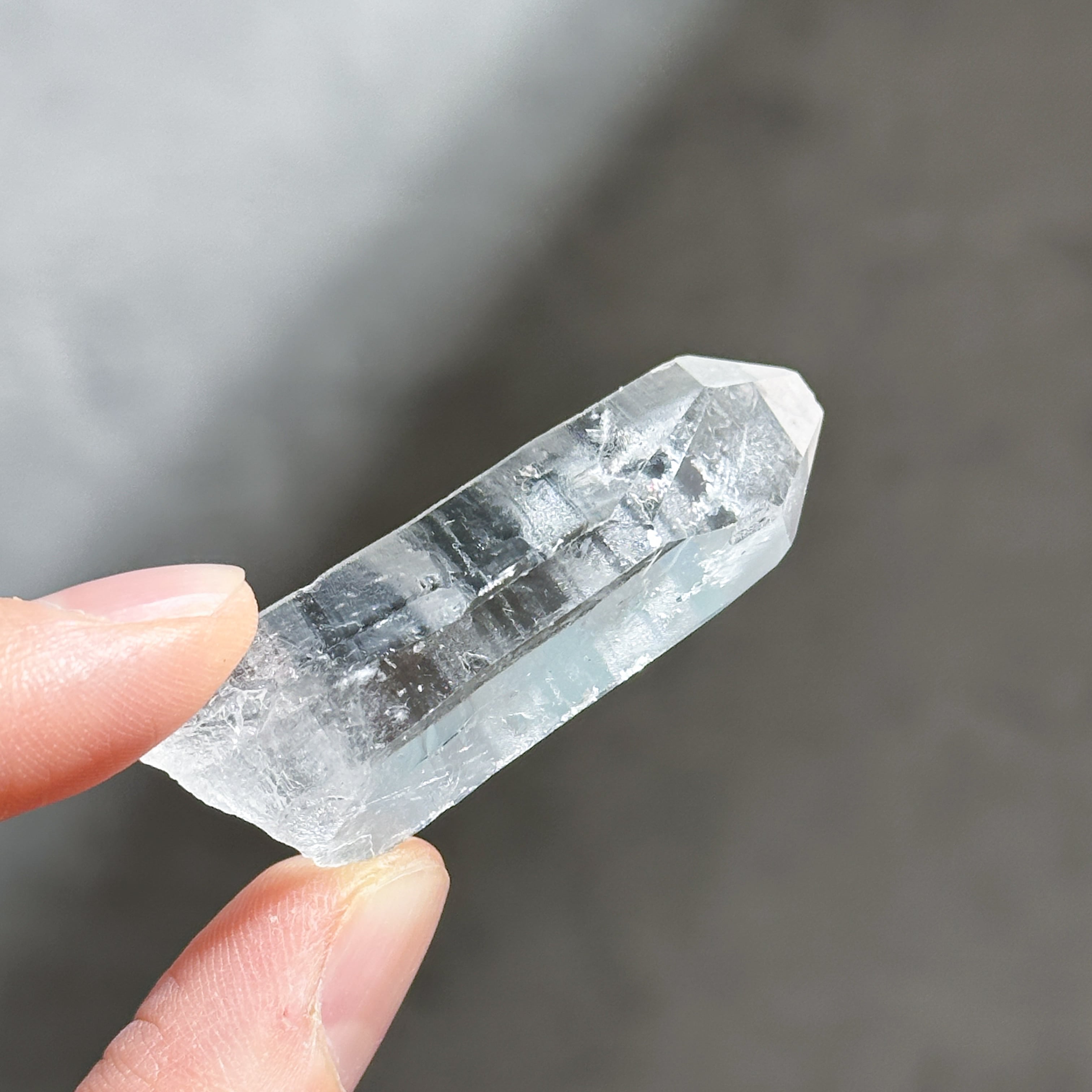 ゼッカ産クリアクォーツ ポイント 原石63 ◇ Clear Quartz ◇天然石