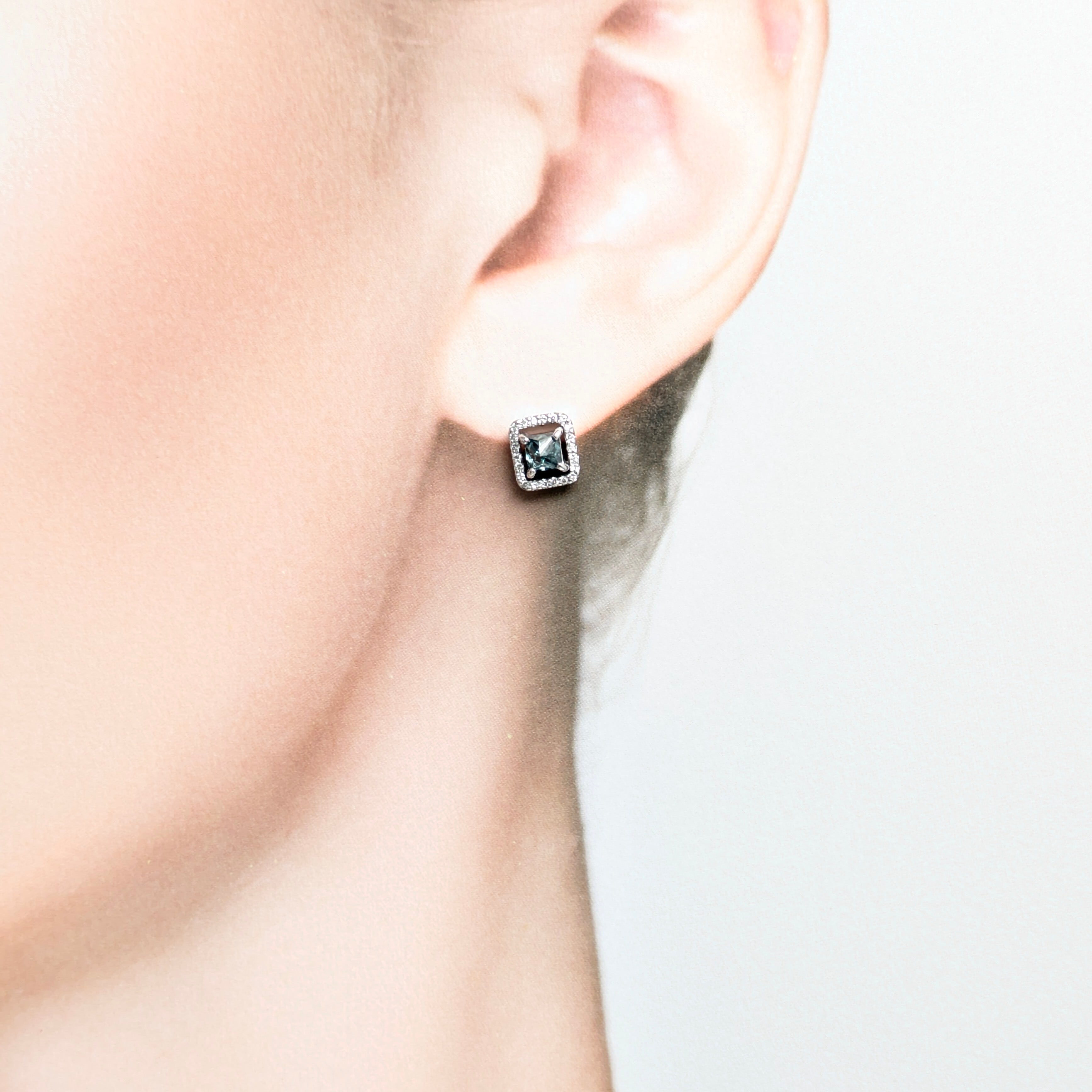 K18WG/K14WGトリートブルーダイヤピアス 【PRO208939】 | CollectJewel