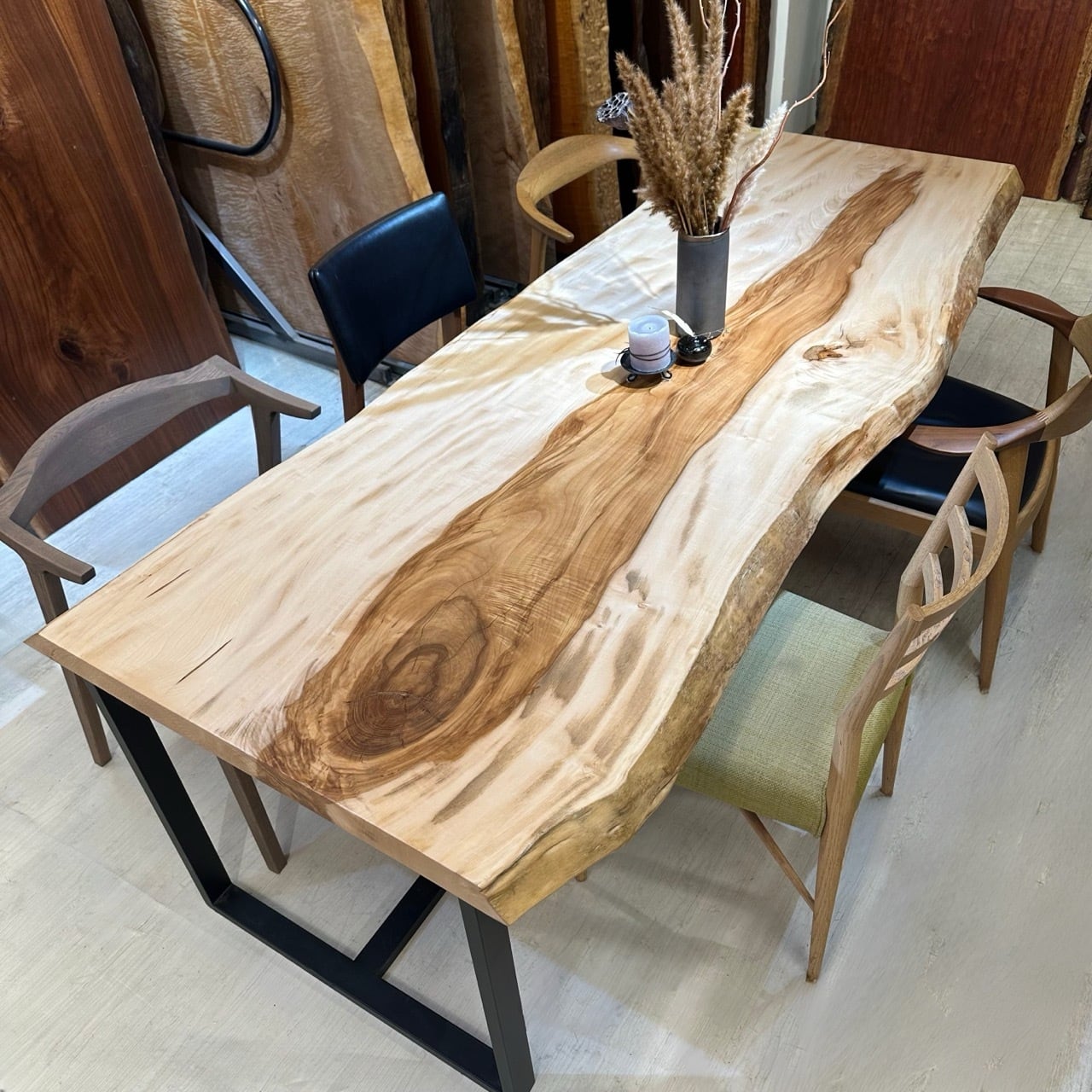 一枚板 ＊ 店舗／樹種で探す | 千年家具 - 一枚板 テーブル専門店