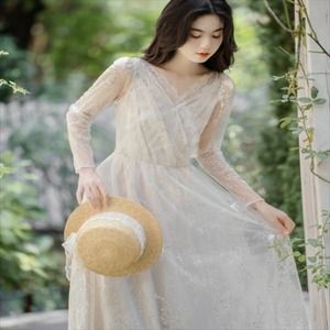 【送料無料】 ロングドレス ワンピース ドレス dress 衣装 ロング ロング丈 袖あり 長袖 Vネック Aライン フレア レース 透け感 シースルー エレガント 可愛い 大人可愛い きれいめ シンプル カジュアル シック コンサバ 華やか 大人 上品 おしゃれ お洒落 レトロ こなれ感 高見え 高級感 フェミニン 花柄 春 30代 40代 レディース 女性用 ママ ママ服 ママコーデ デート お出かけ 女子会 お呼ばれ 休日 お茶会 授業参観 着回し 普段使い 体型カバー 定番 プチプラ 着痩せ