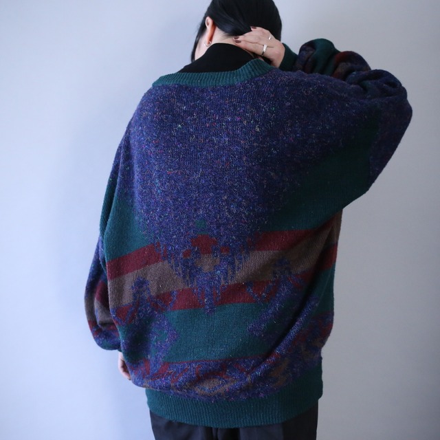 good coloring pattern over silhouette melange knit cardigan